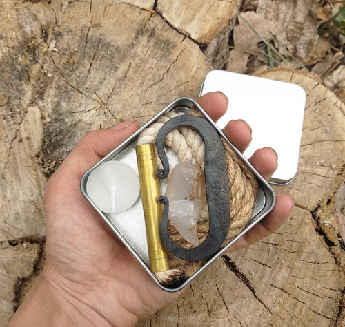 Primitiv锻打火镰套装火钢燧石打火火绳FireSteels 欧式取火套