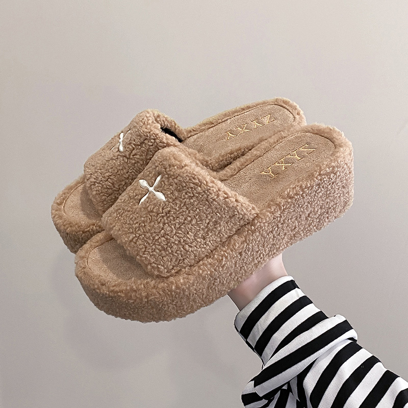 毛绒松糕跟休闲厚底增高居家拖鞋