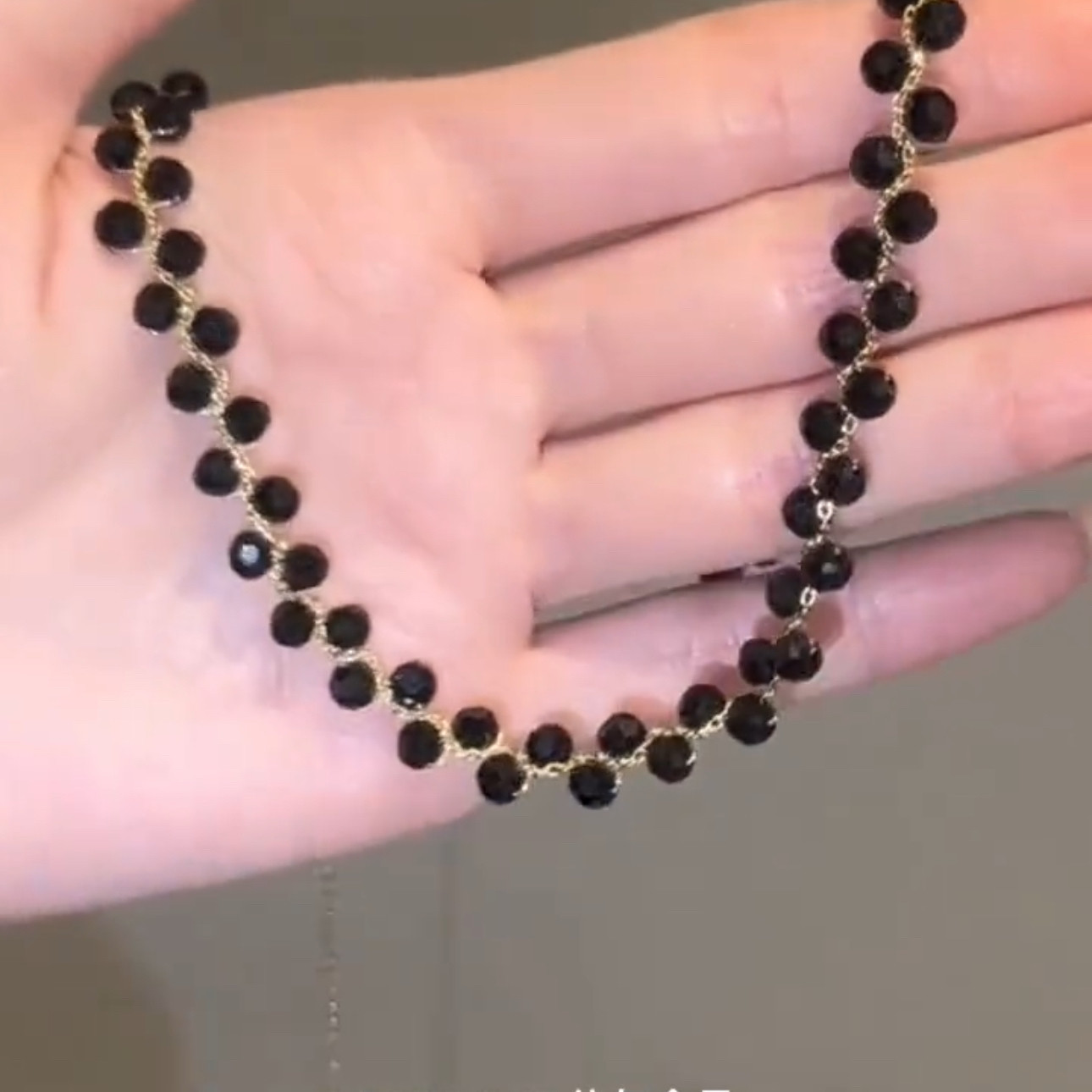 2025日韩时尚黑水晶气质项链女轻奢高级感法式时尚小众抽拉锁骨链