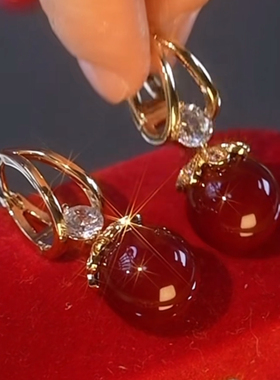 法式轻奢高级感红色珍珠耳环女时尚设计锆石耳扣精致优雅大气耳饰