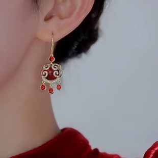 平安如意锁红色过年耳钉女2026新款爆款耳环本命年设计感高级耳饰