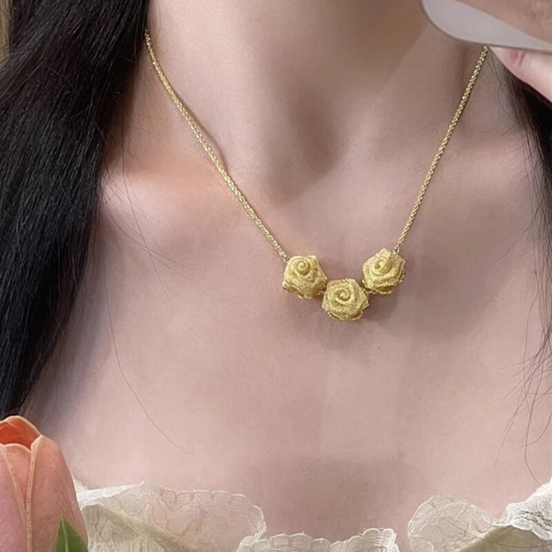 经典浪漫三朵金花项链女新款网纱玫瑰花吊坠时尚锁骨链显贵气颈链