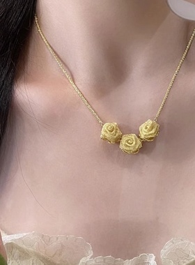 经典浪漫三朵金花项链网纱玫瑰花