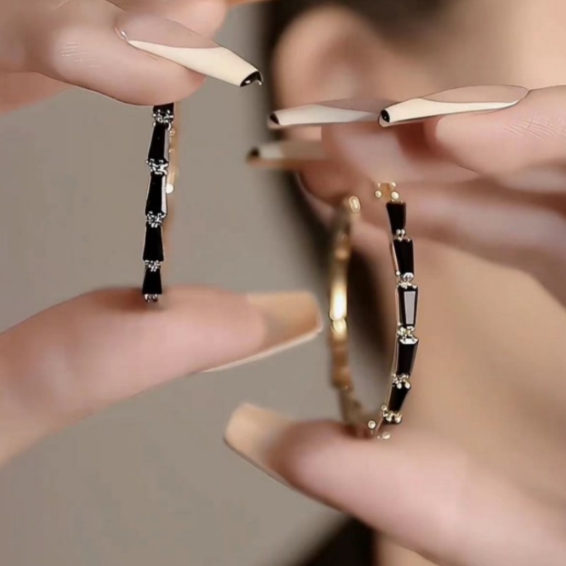 法式高级感黑色镶钻圈圈耳环女