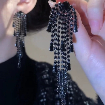 欧美复古显脸瘦黑色锆石流苏耳环