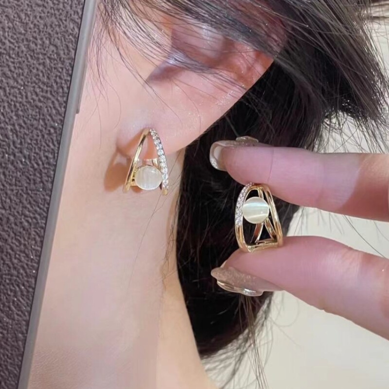 小巧精致晶莹剔透猫眼石耳环女