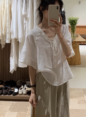 夏季新款V领短袖衬衫女韩系设计感显瘦薄款纯色小众小衫上衣女