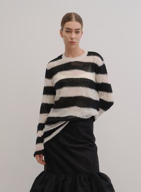 UNRESTRAIN「UNR」斑驳织影 黑白触感条纹肌理破洞针织衫女宽松