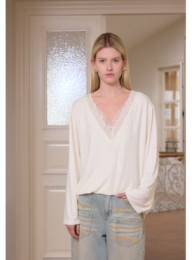 【UNRESTRAIN】UNR2025春夏新款蕾丝拼接V领针织长袖女显瘦上衣