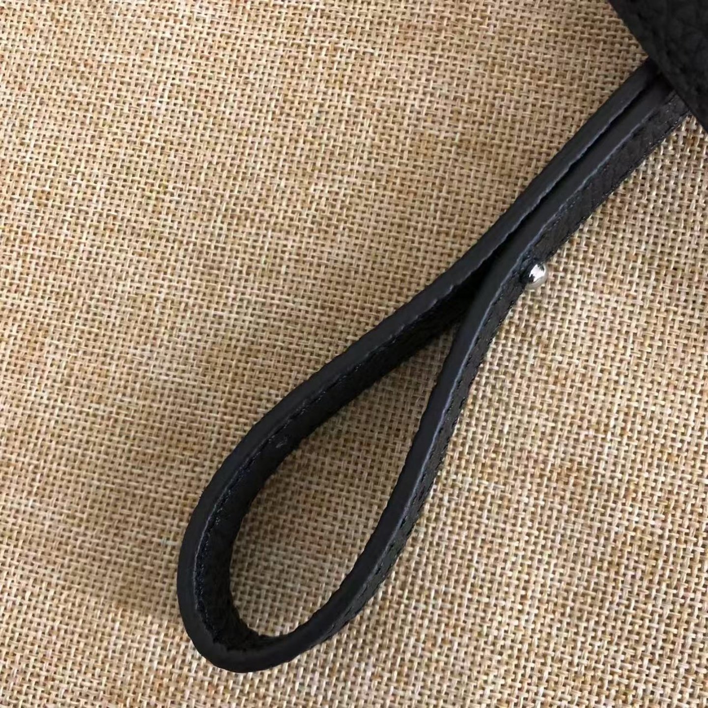 荔枝纹螺丝调节肩带斜挎单肩背包