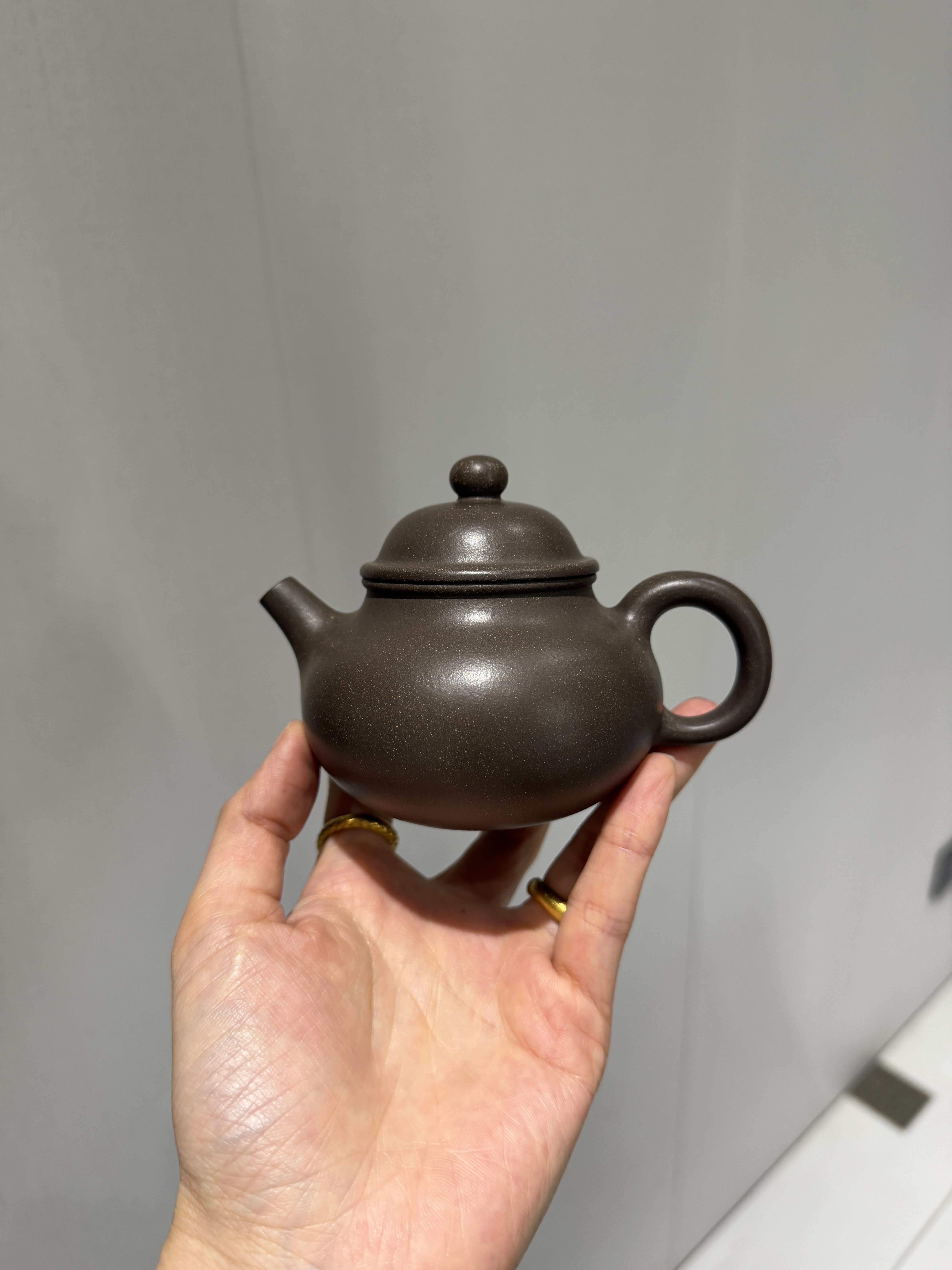 原矿青砂段泥经典容天壶宜兴紫砂壶容量180cc美术员顾老师作品