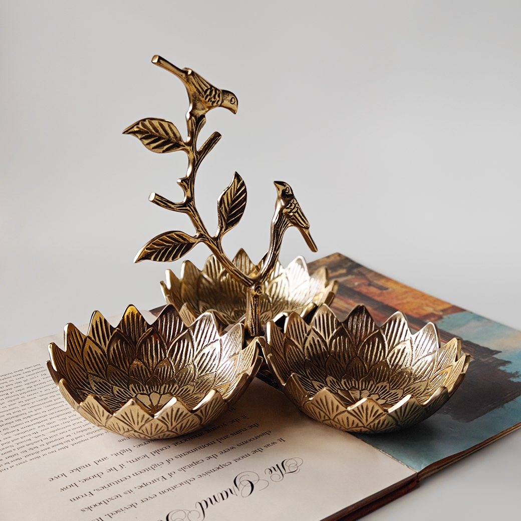 分格复古干果零食黄铜桌面装饰盘