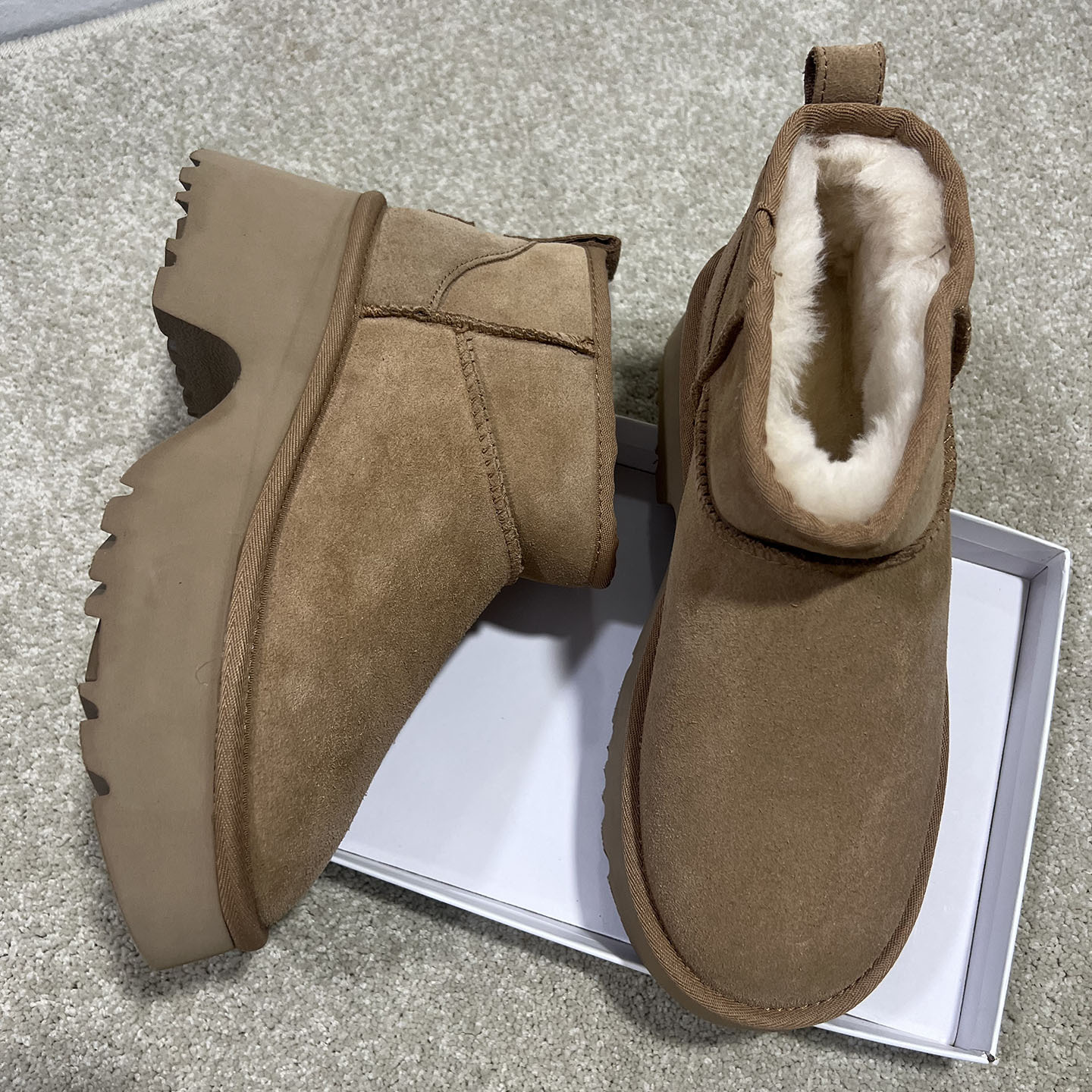 羊皮毛一体短靴圆头保暖羊毛靴女