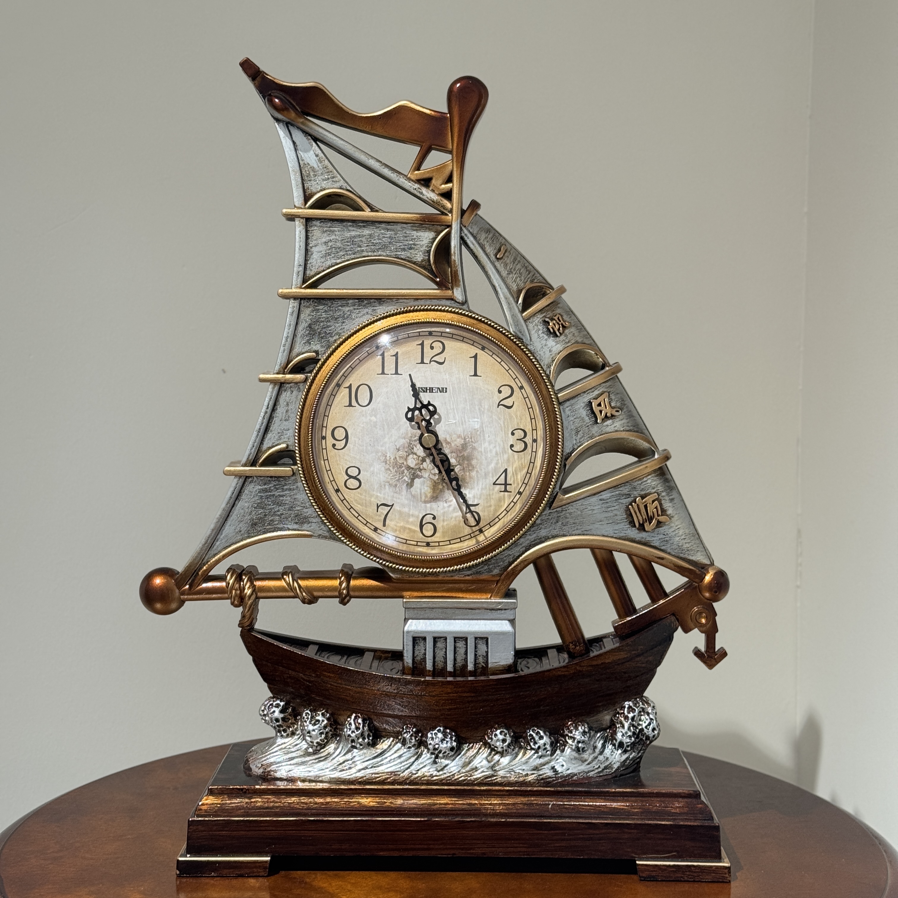 轻奢复古航海船舵座钟