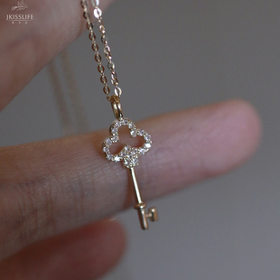 9K黄金  经典百搭钥匙吊坠 精致镶嵌造型感 简约气质K金挂坠 礼物