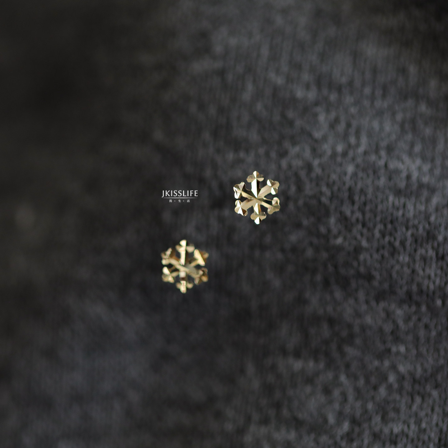 9K黄金 雪花片儿 精致素金灵动闪烁K金耳钉 小巧迷你日常通勤耳饰
