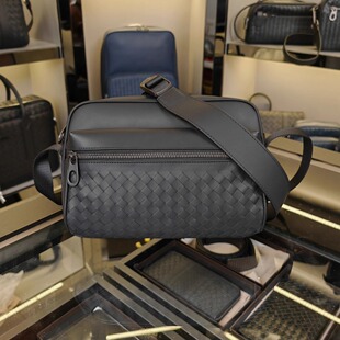 单肩斜挎包2024新款潮牌时尚真皮编织男士斜跨小包包横款休闲男包