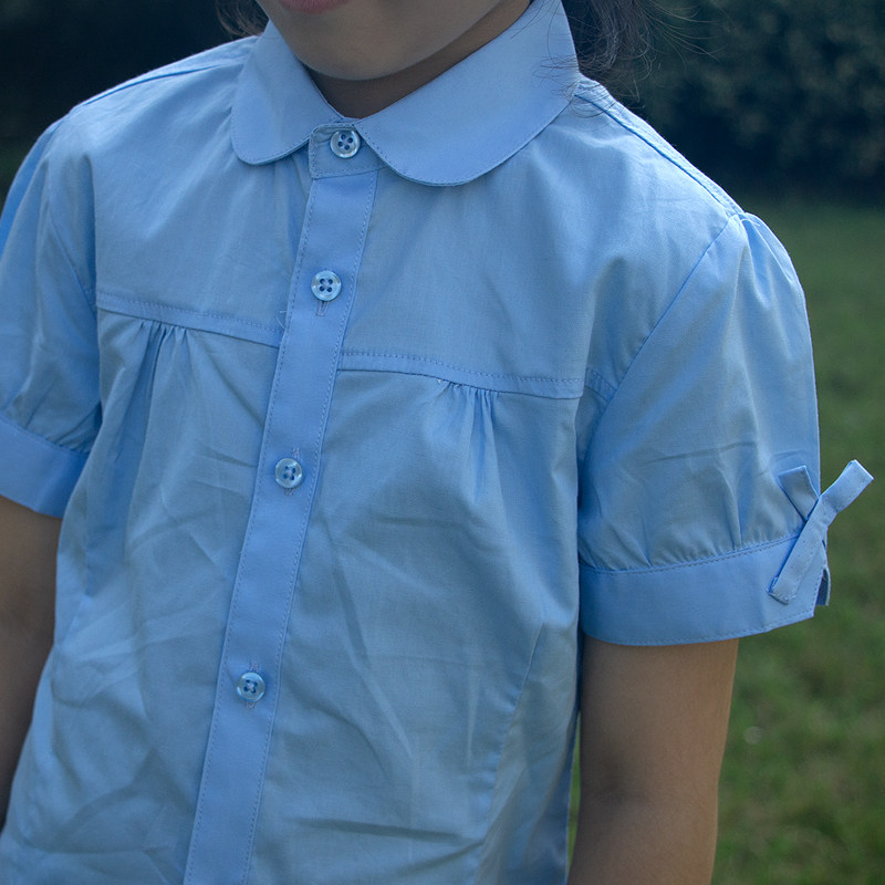 女童修身收腰白衬衫胸口打褶浅蓝色圆领蝴蝶结袖口短袖校服衬衣夏