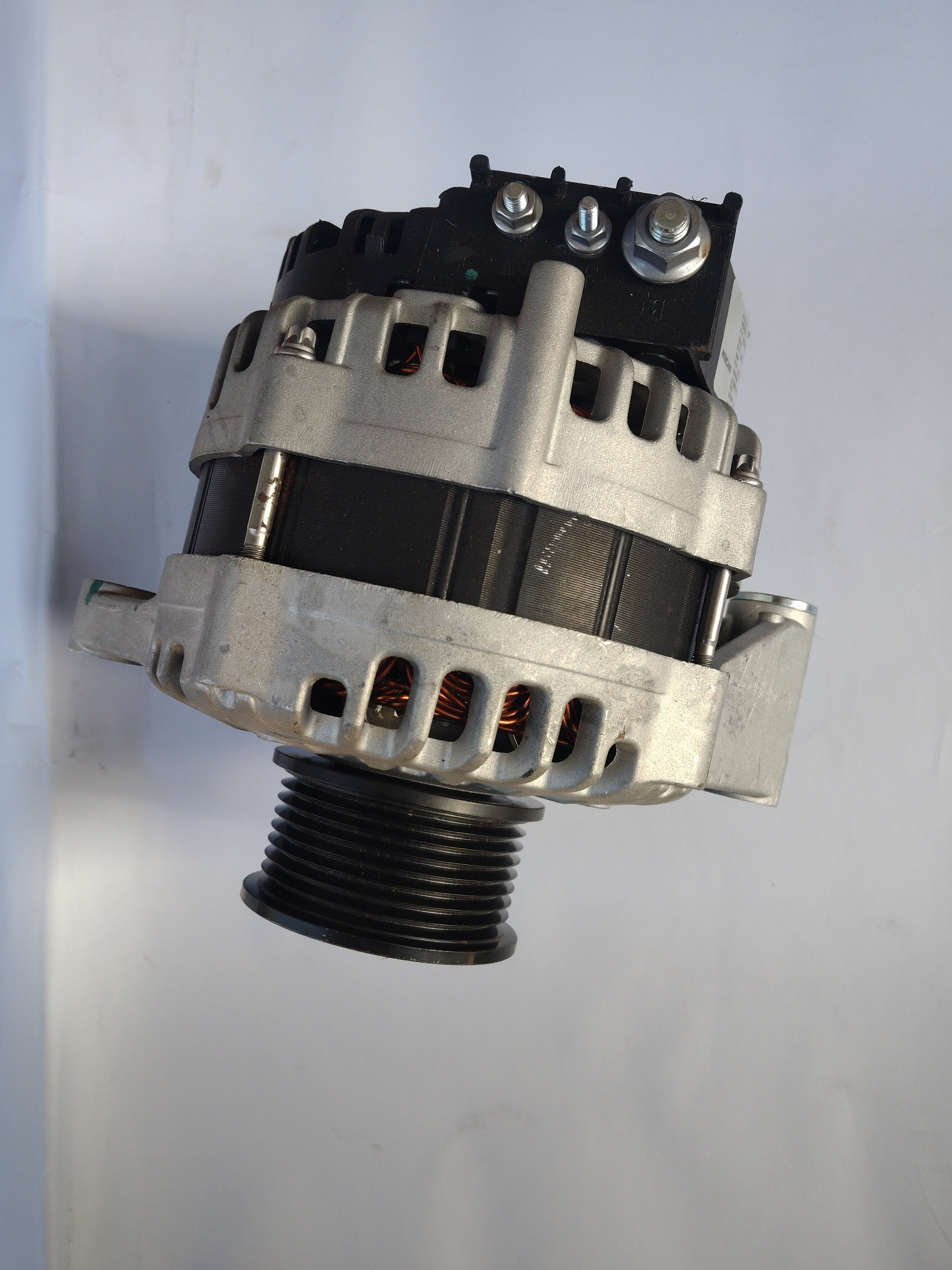 适用于潍柴WP2.5发电机28V80A8PK原厂配件产品图号1006853056A