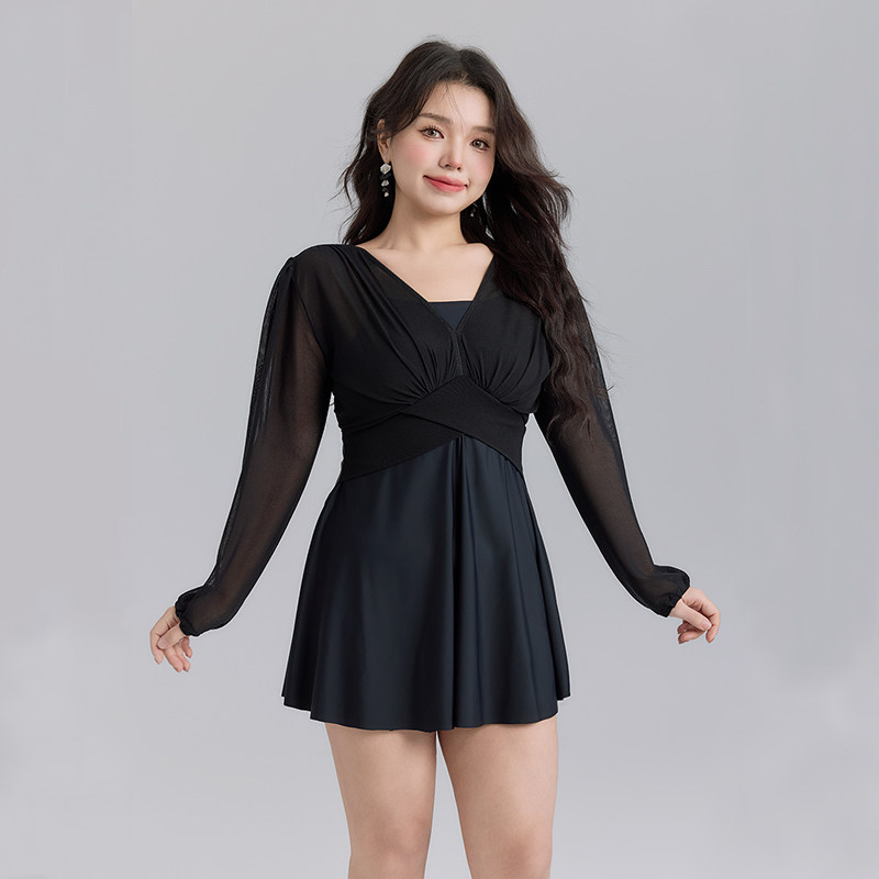 大码泳衣女士连体保守胖mm泡温泉遮肚显瘦长短袖女款海边度假泳装