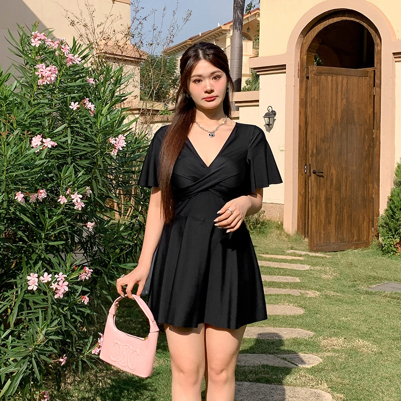 大码泳衣女裙式连体微胖mm200遮肚肉显瘦性感黑色温泉度假纯欲装