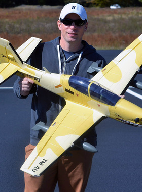 Dynam迪乐美 巨嘴鸟TUCANO 1.3m像真机航模固定翼飞机