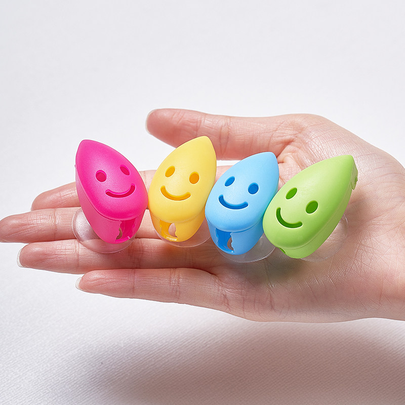 日本旅行便携牙刷套防尘吸盘收纳挂墙牙刷架浴室创意卡通旅游神器