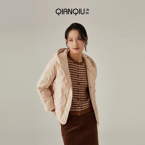 连帽白短款外套浅秋羽绒