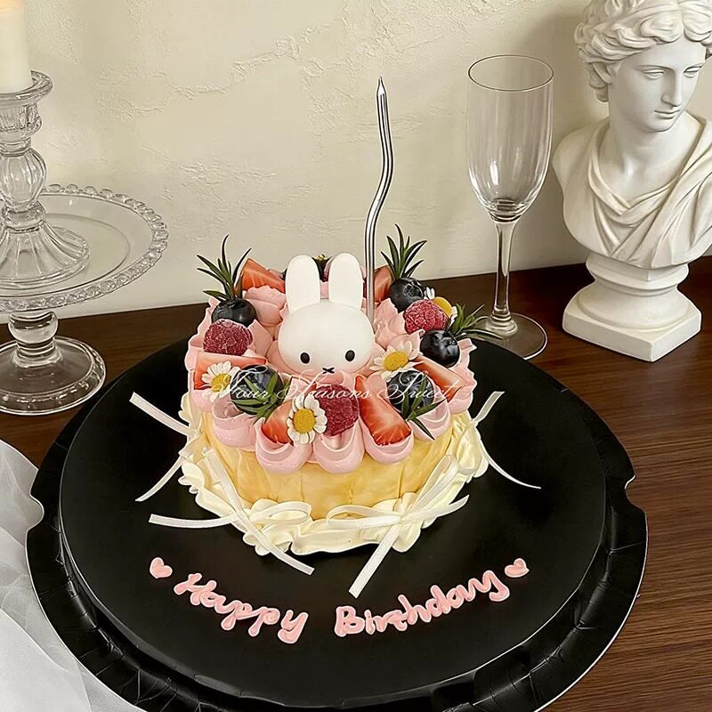 网红ins可爱米菲兔蛋糕装饰 氛围感软胶兔子女生生日甜品烘焙摆件