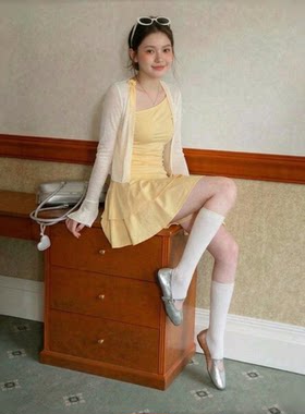 2026新款泳衣女高级感连体裙式度假温泉游泳衣遮肚显瘦绝美保守