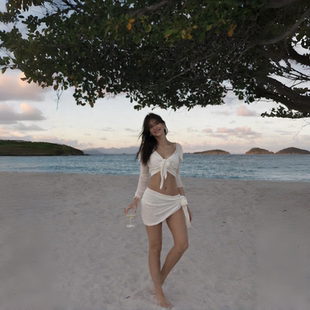 2025新款罩衫比基尼泳衣女四件套长袖白色度假温泉游泳衣高级感