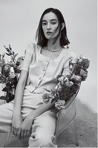 正品折扣高端当天发货 女装连衣裙羽绒服棉衣29-499价格折扣 介意慎拍