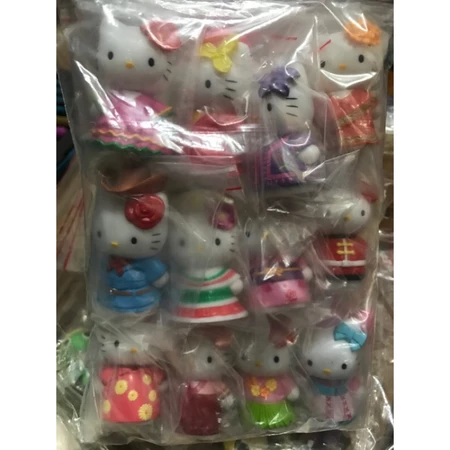 kitty 公仔 12只一组 前后衣服可以拼装