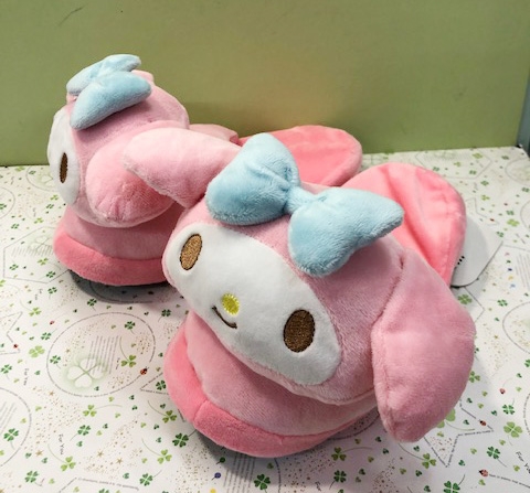 My Melody_美乐蒂~Sanrio 美乐蒂造型室内拖鞋-绒毛