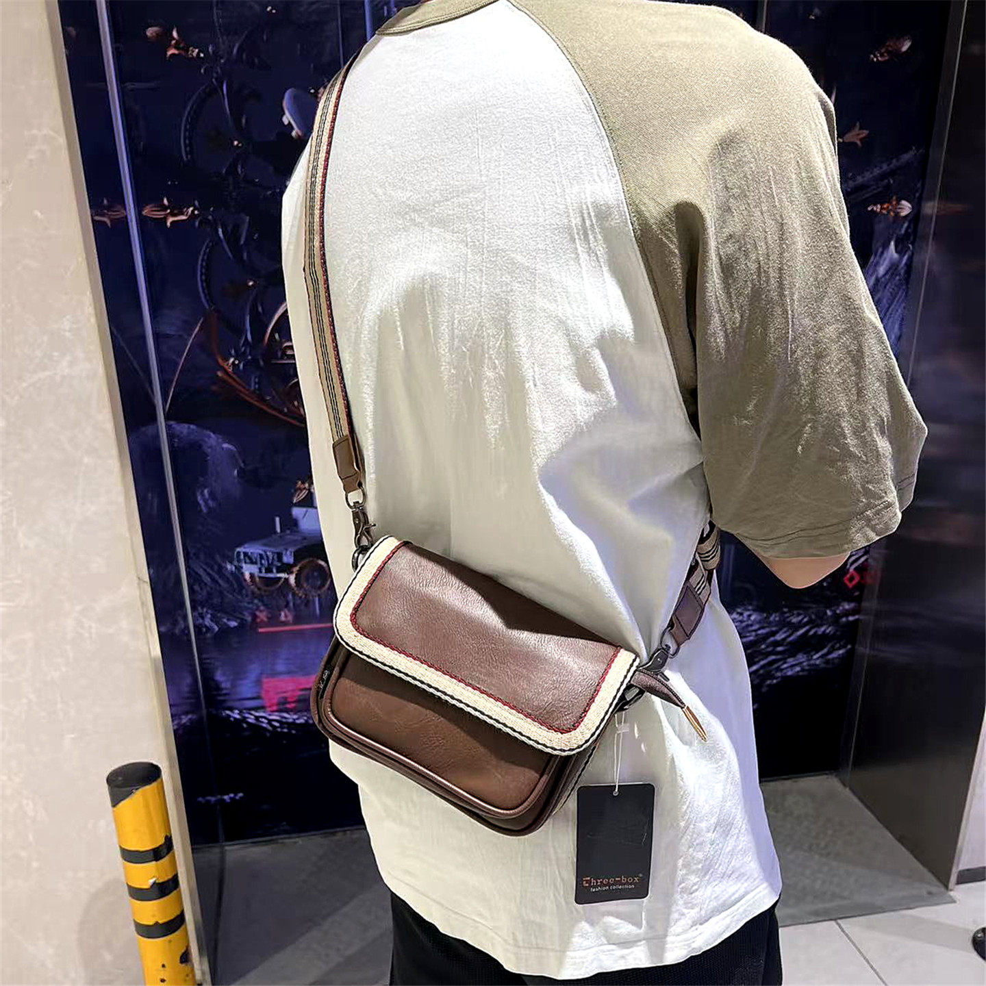 2026超火斜挎手机包迷你小方包男女通用背包轻便休闲单肩包中性包