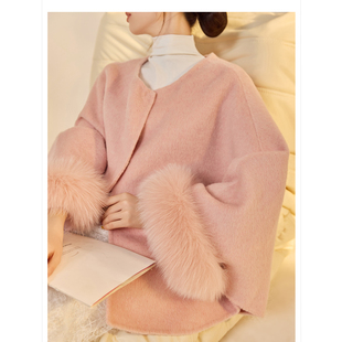 2025冬装新款 轻奢新中式高端狐狸毛领羊毛呢粉色宽松外套大衣