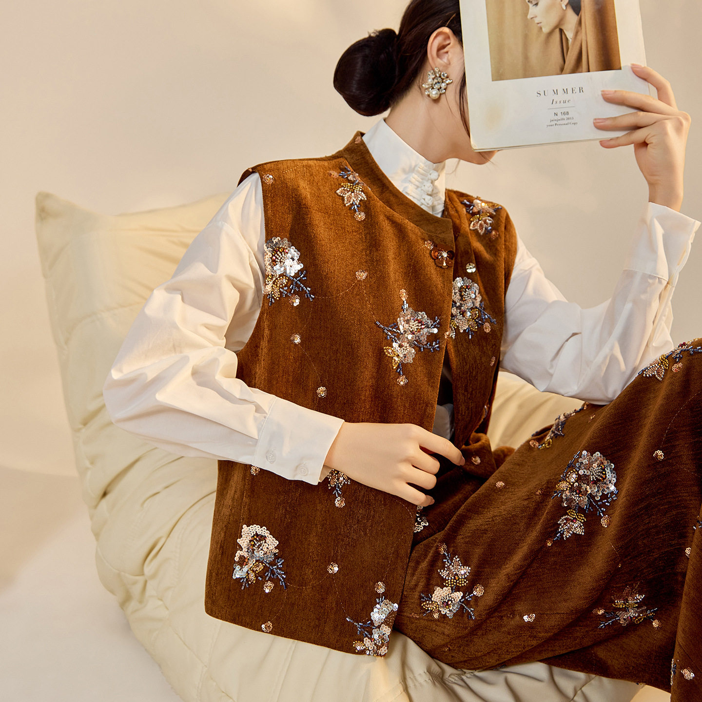 2026春装新款轻奢新中式复古国风刺绣亮片钉珠短外套马甲半裙套装