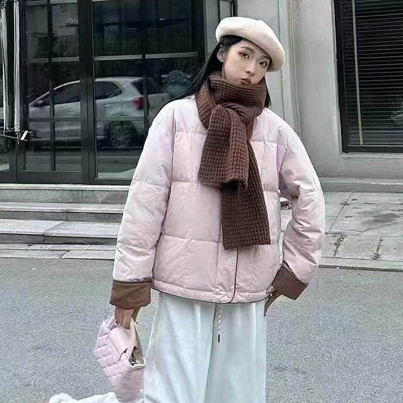 文艺范圆领羽绒棉短款保暖外套美少女冬季流行新款围巾搭配丝棉服