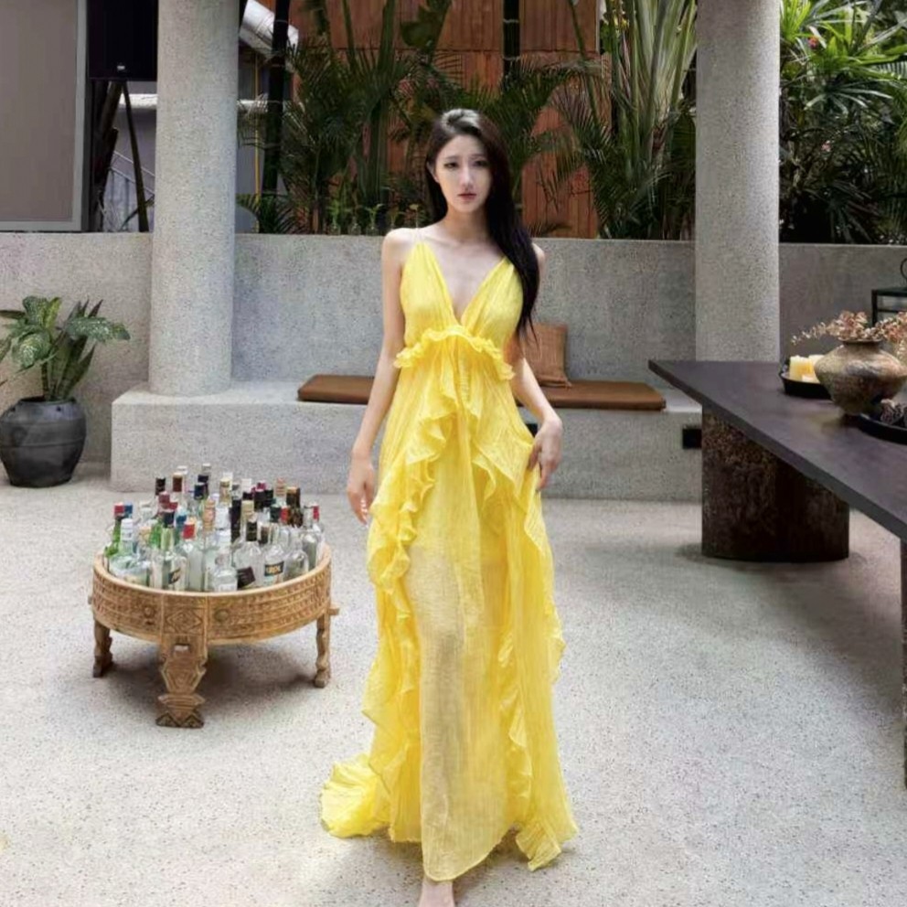 2026新款法式温柔风生日宴会礼服裙设计感海边度假露背长裙沙滩裙
