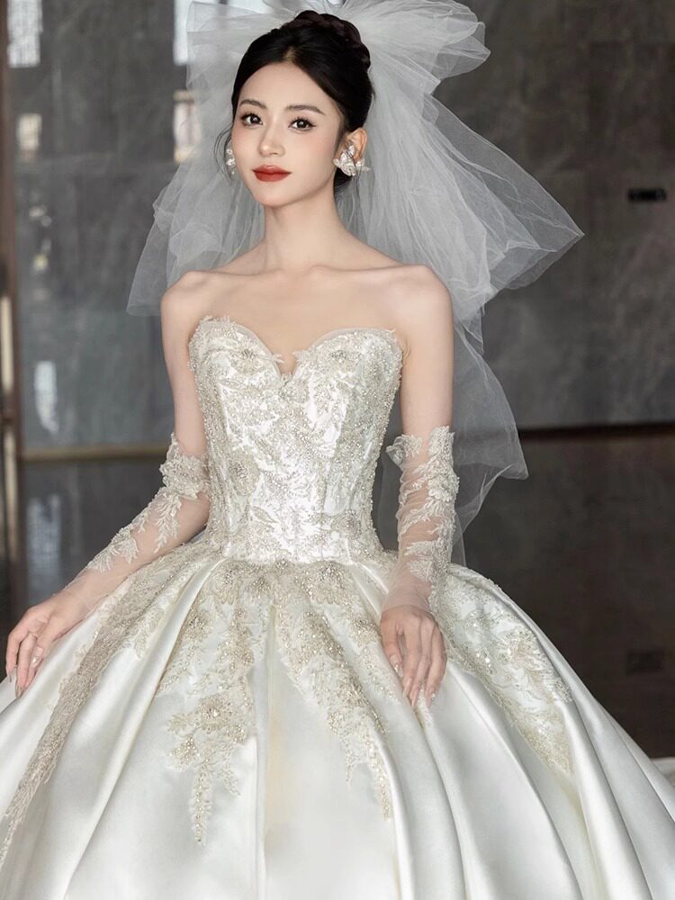 缎面抹胸轻婚纱礼服2025新款新娘高级质感大拖尾小个子法式主纱女