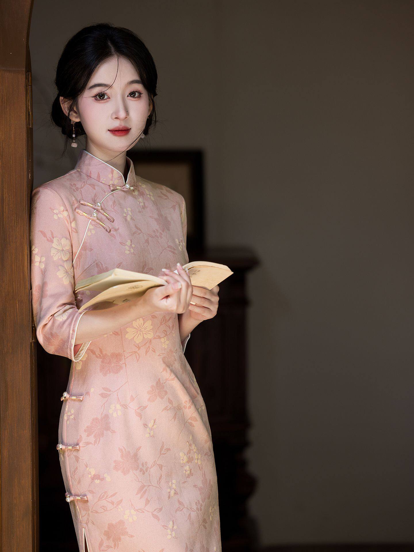 亚粉色旗袍年轻2025新款秋季长袖