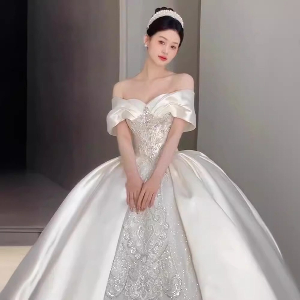 一字肩新娘缎面重工主婚纱2025新款小个子出门迎宾级质感遮手臂