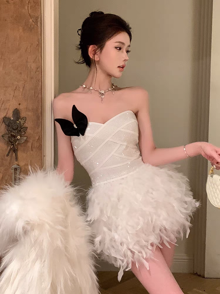 高级感法式纯欲甜辣羽毛抹胸连衣裙女春小香风白色千金公主小礼服