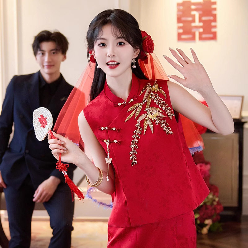 新中式国风订婚领证宴会礼服女高级感轻奢小众敬酒服新娘结婚晨袍