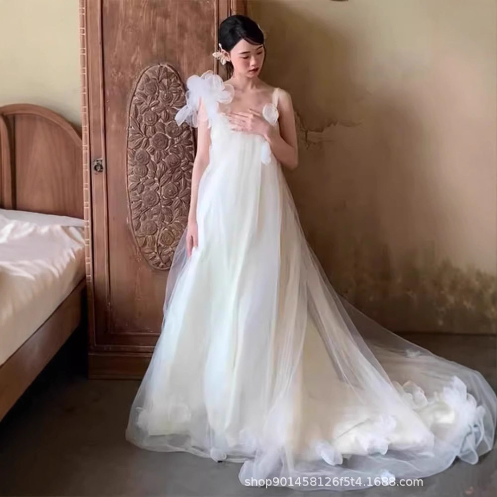 2026新款新娘结婚晨袍森系超仙吊带韩式旅拍轻婚纱女森系订婚礼服