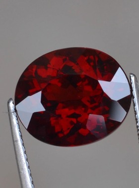 天然血红色铁镁铝石榴石裸石11*13毫米8.34ct满火彩高性价比包邮