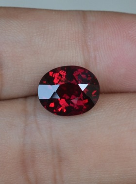 天然血红色满火铁镁铝石榴石裸石椭圆形5.39克拉净度好满火彩包邮