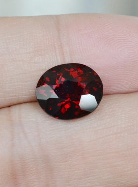 大克拉天然鸽血红色石榴石裸石椭圆形10.7*12.6毫米全净体7.57ct