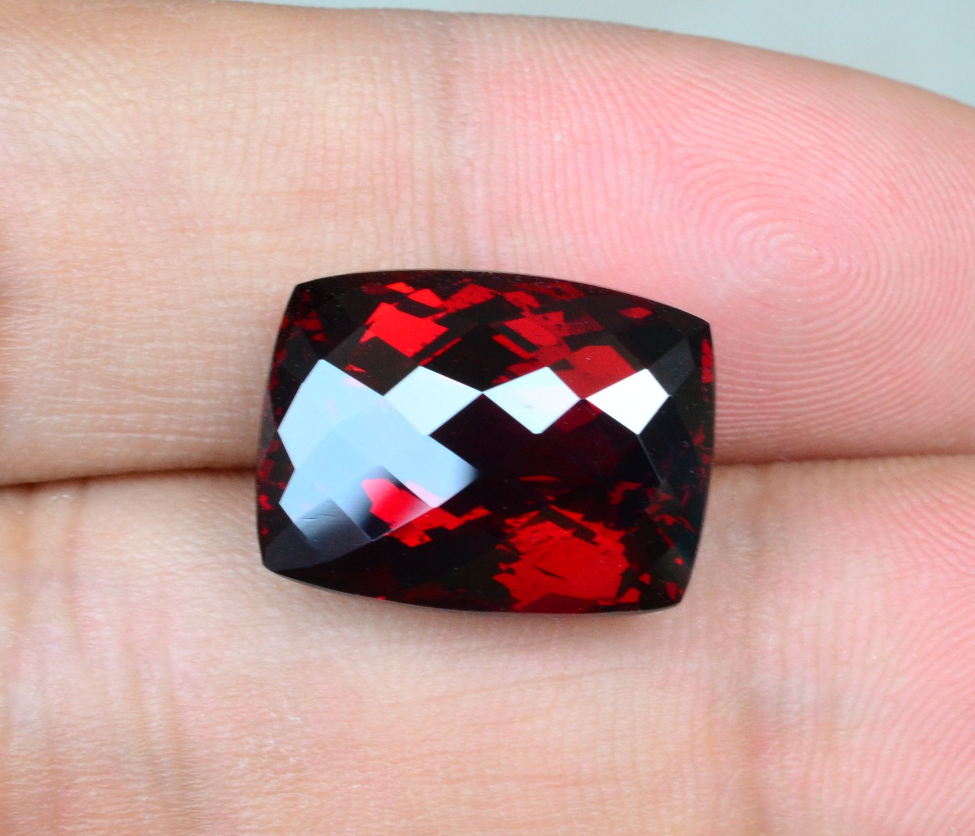 大颗粒天然铁镁铝榴石裸石彩宝戒面17克拉艳红色满火fl级送证书