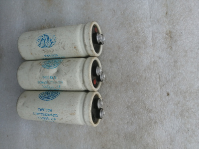 美国山猫 山姆 SANGAMO 30v 13000uf 发烧滤波电容 螺丝脚电容